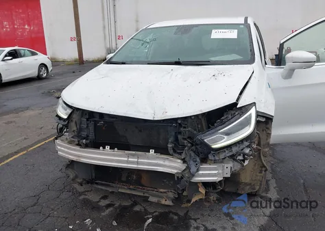 2022 Chrysler Pacifica Hybrid Touring L z USA, uszkodzony, nr VIN 2C4RC1L70NR121525